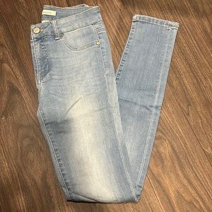 Light wash skinny jeans